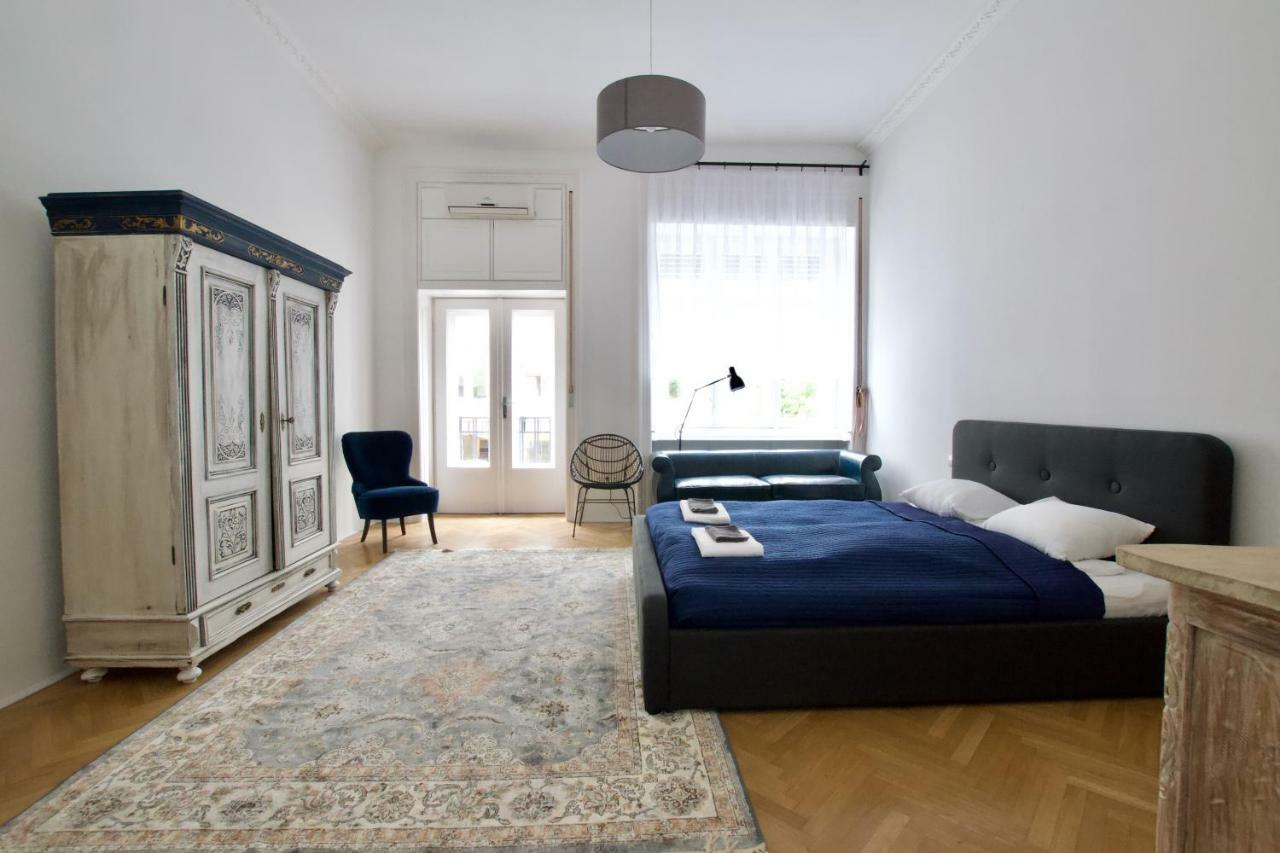 Luxury Apartment By Hi5 - Oktober 6 Street Budapest Luaran gambar